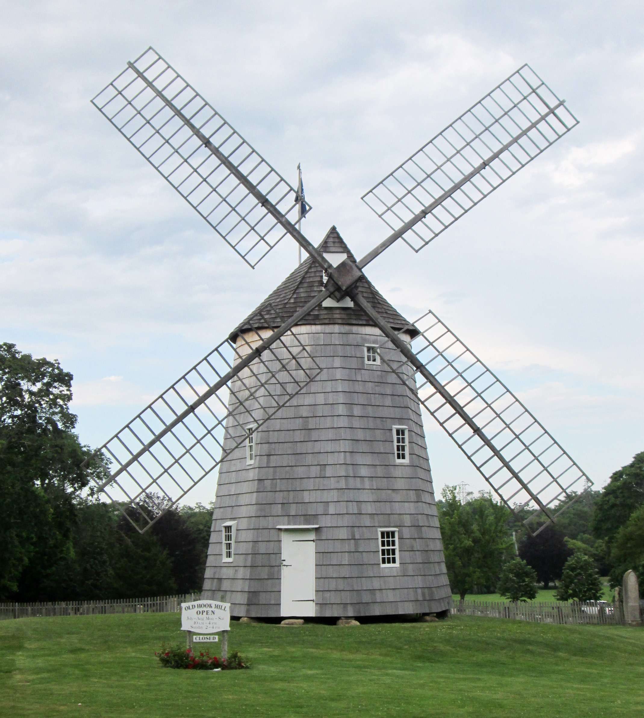 old hook mill east hampton